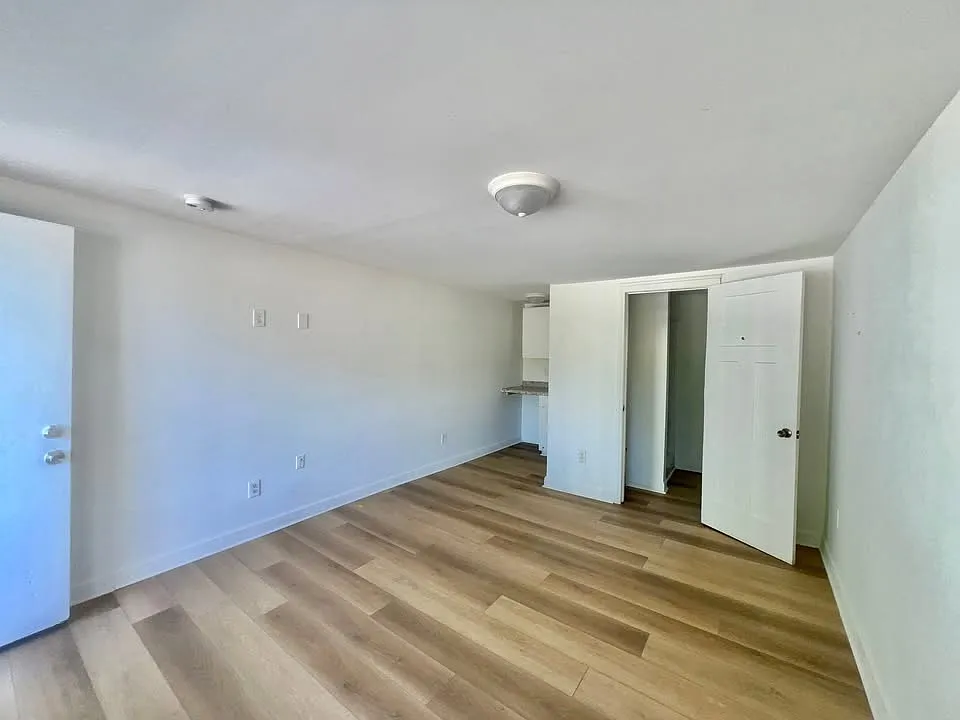 1103 Dunbar St #2