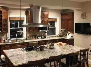 108 Walnut St #108, Newton, MA 02460