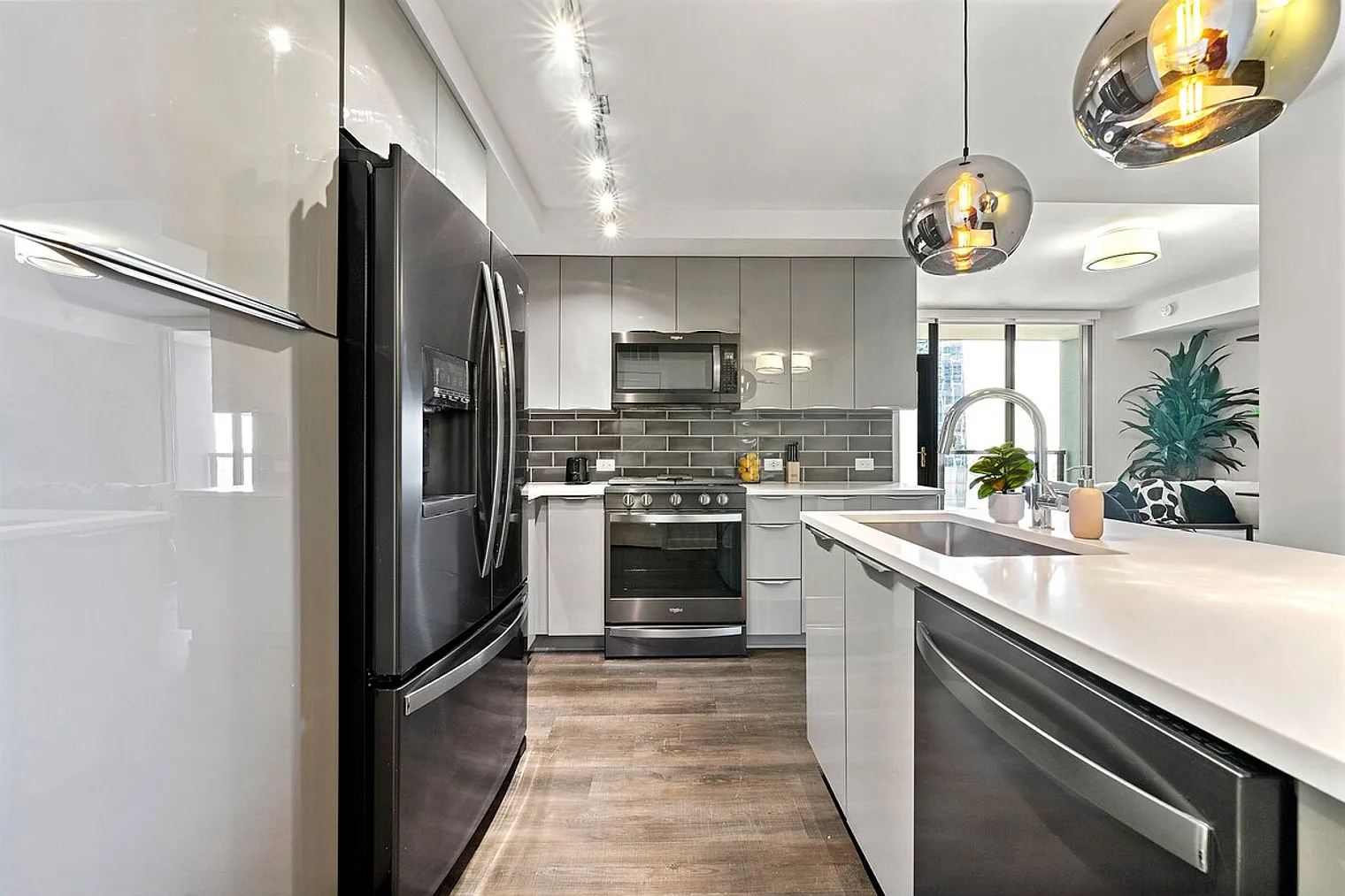 1 bed, 1.0 bath, $4,739 — Photo 4