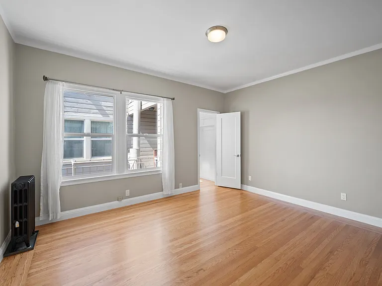 1745 Beach St #16 — Photo 5