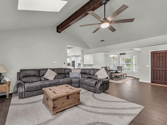 5th image of 8012 Ravenswood Rd