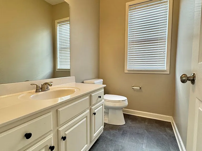 1321 Tilton Dr — Photo 14
