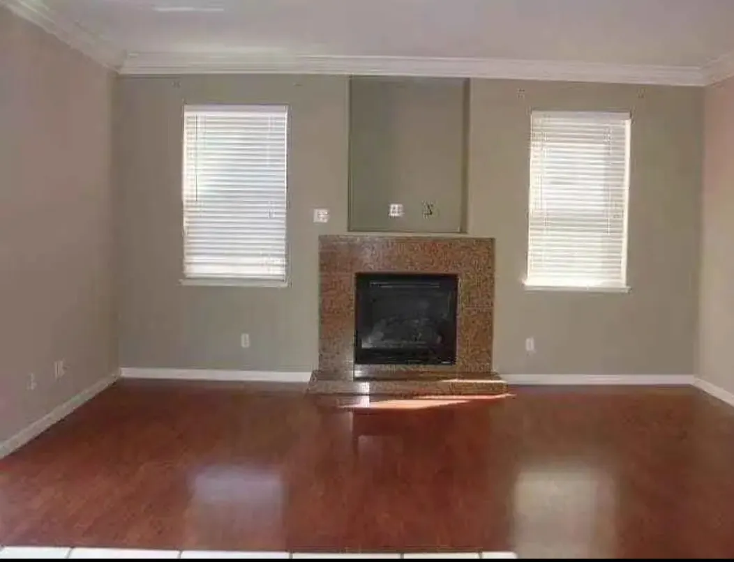 4 bed, 2.5 bath, 2328 sqft, $3,400 — Photo 3