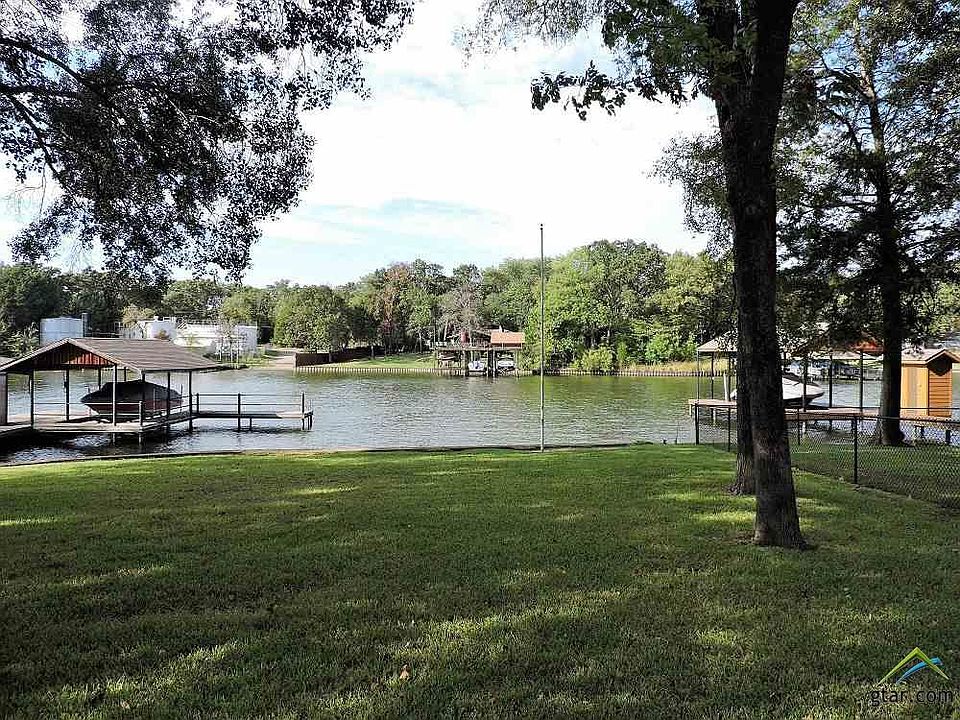 1st image of 124 Lake Terrace Dr