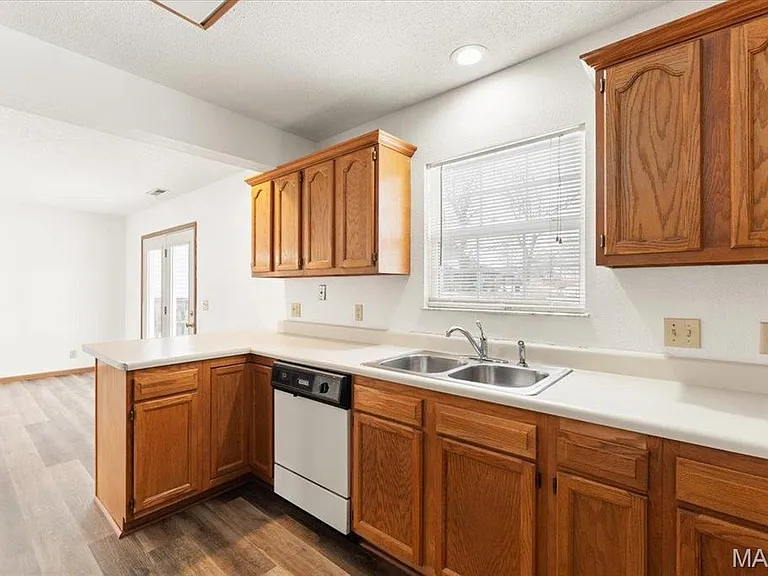 134 Clinton Hill Dr — Photo 8