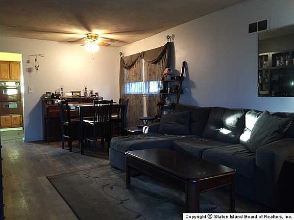 3rd image of 118 Maple Pkwy