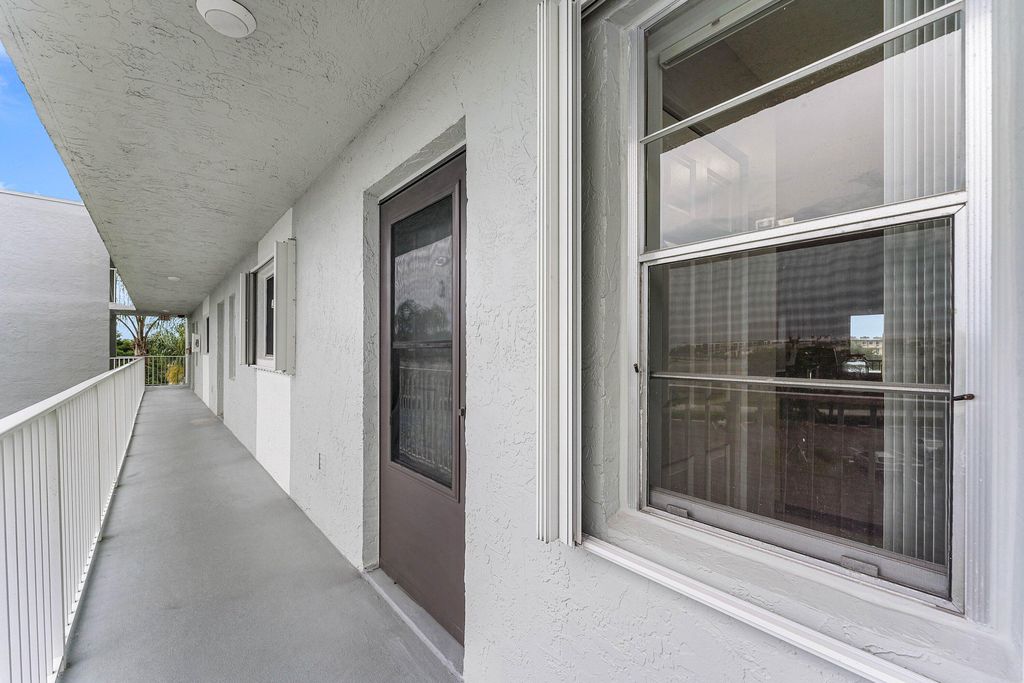 2222 N Cypress Bend Drive #403, photo 4
