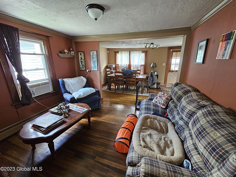 5th image of 206 2nd Avenue