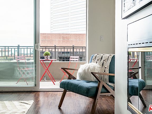 3rd image of 12222 Wilshire Blvd APT 507