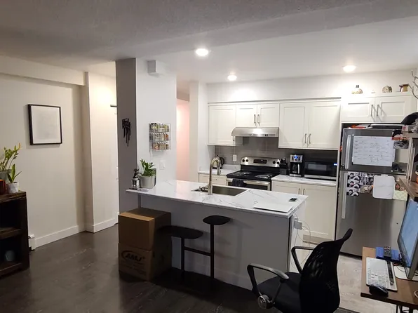 1968 W 2nd Ave #105, Vancouver, BC V6J 1J3