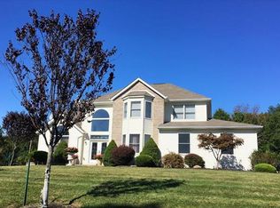 10 Lea Ct, Pomona, NY 10970