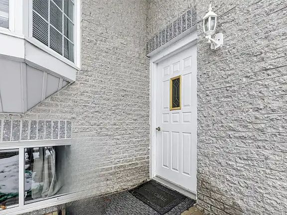 2nd image of 45 Assiniboine Dr #1
