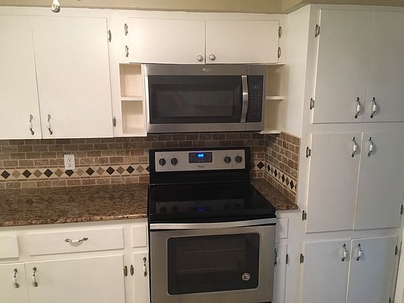 3rd image of 2104 E Loma Vista Ave
