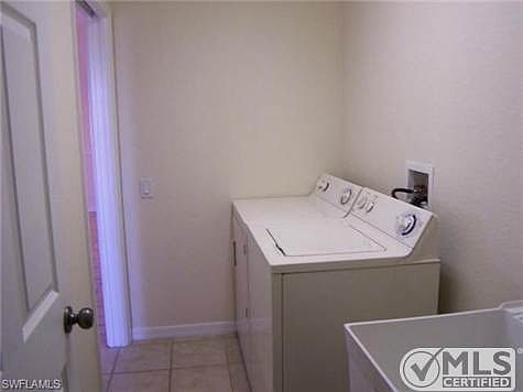 4th image of 2921 NE 4th Pl