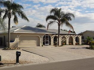 902 Eagle Ln, Apollo Beach, FL 33572
