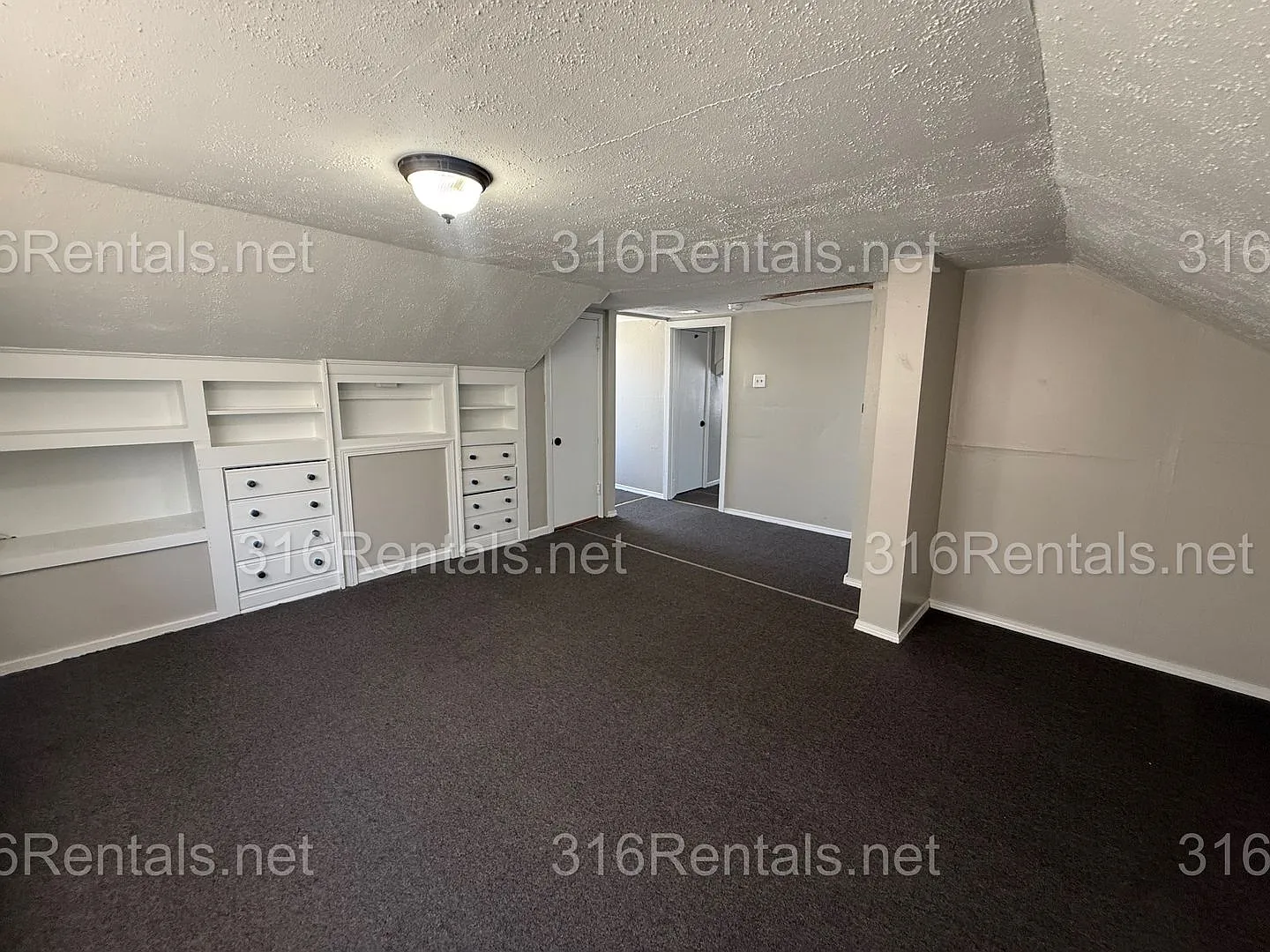 $550 - Upstairs Studio Apartment — Photo 4