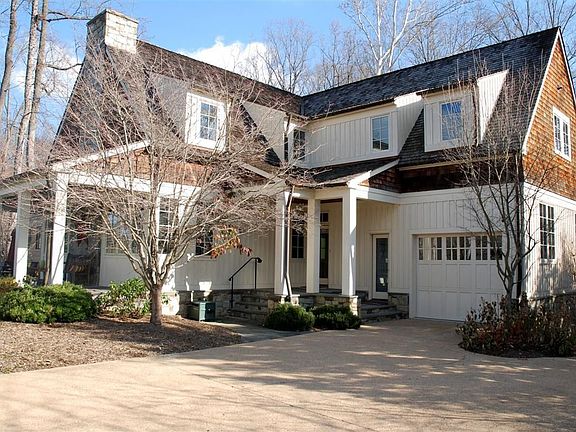 Dalyn right side view