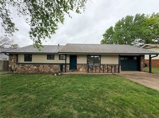 1022 Hummingbird Ln, Siloam Springs, AR 72761