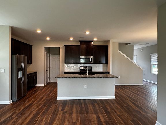 3rd image of 101 Boone Lake Way