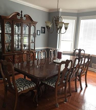 3rd image of 28 Meadowview Dr