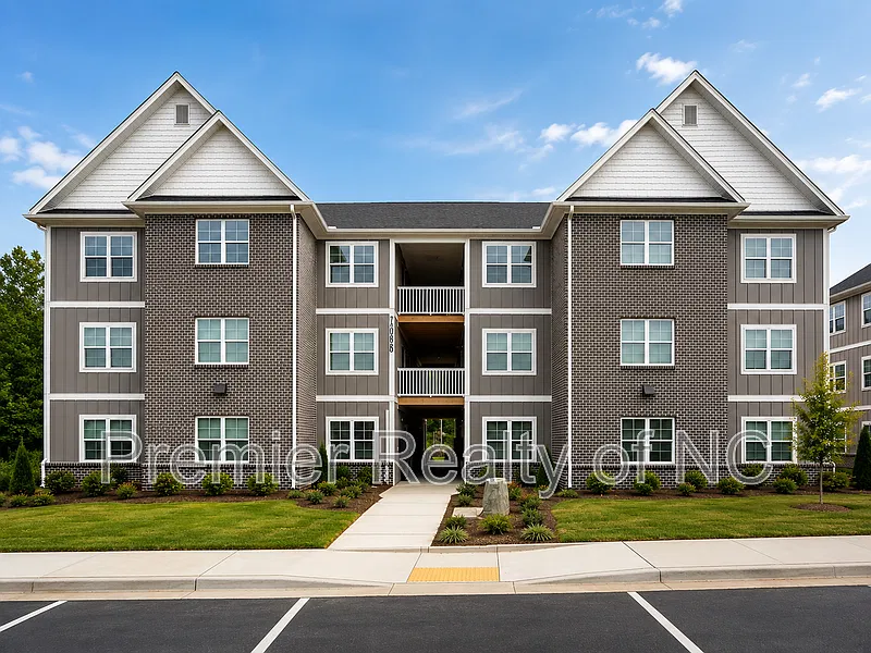 7085 Hanesbrook Cir — Photo 1