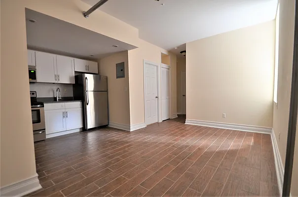 Rented by CITY SKYLINE REALTY INC | media 18