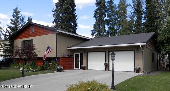1st image of 390 Jeanne Dr