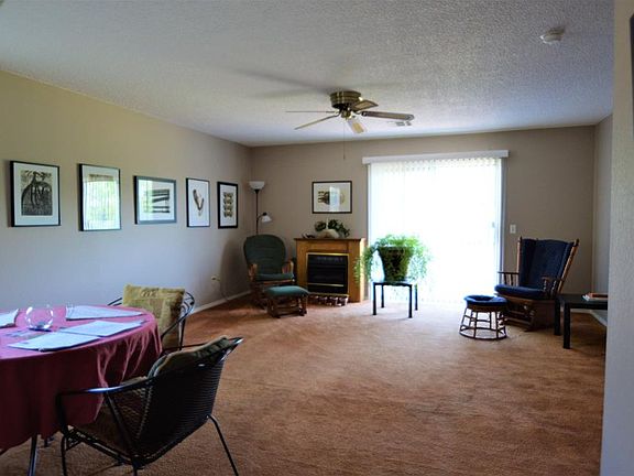 2nd image of 23 Eleanor Ln