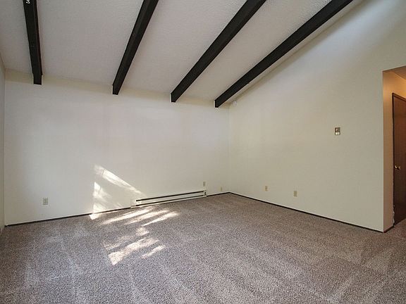 4th image of 1009-1011 SE Sherrett St #1009
