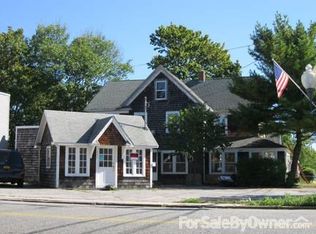535 Pulaski St, Riverhead, NY 11901
