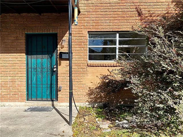 Building Photo - 4801 Dauphine St #B