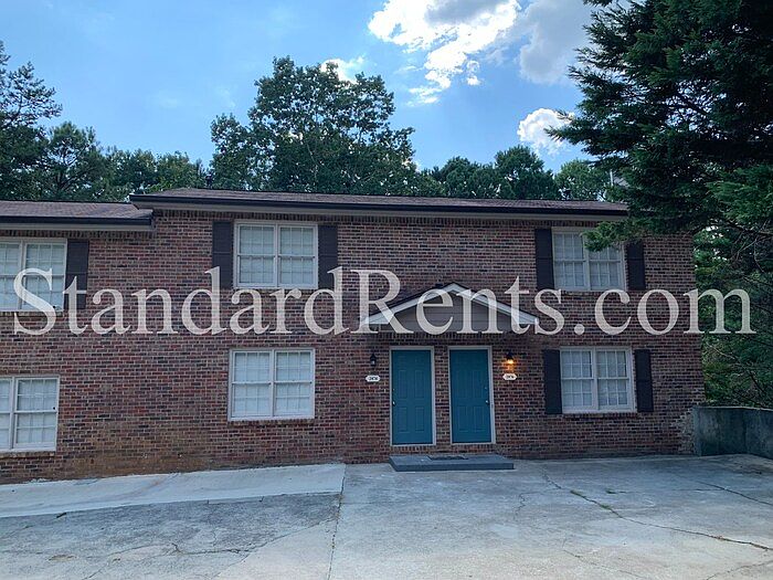 2nd image of 2876 Spruce Cir