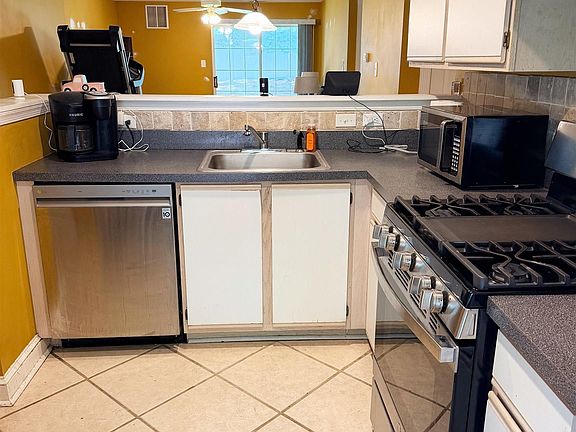 5th image of 1542 Thomas Jefferson Ct #1542