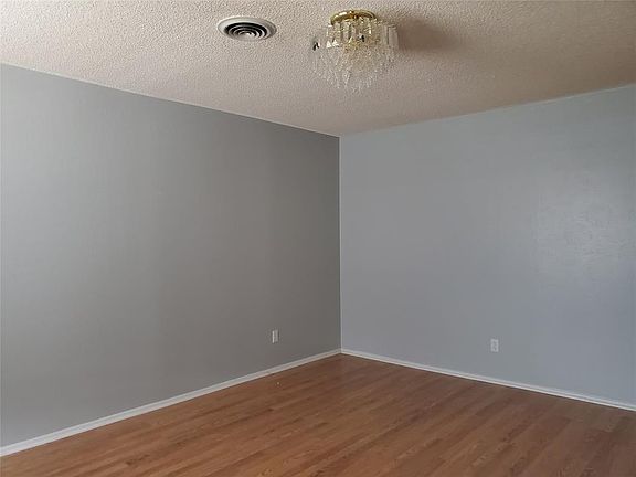 3rd image of 1556 E 52nd St