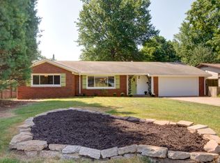 2134 E Crestview St, Springfield, MO 65804