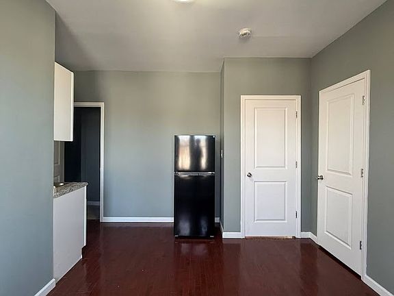 2nd image of 113 Isabella Ave #3A