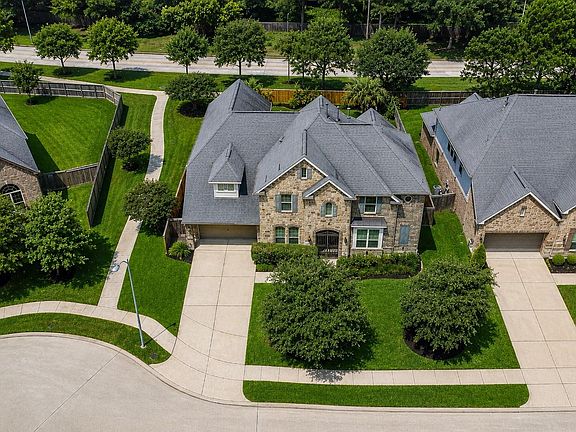 2nd image of 17607 Sycamore Shoals Ln