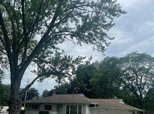 2103 Thistlewood Dr, Burton, MI 48509