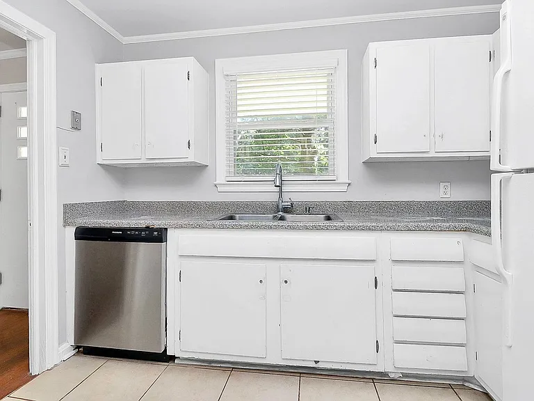 228 Seneca Pl — Photo 13