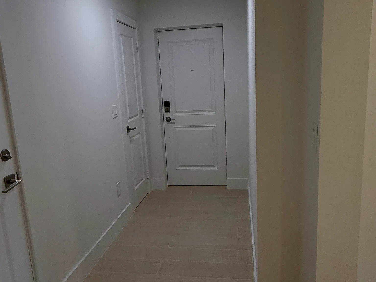 2 bed, 1100 sqft, $2,100 — Photo 4