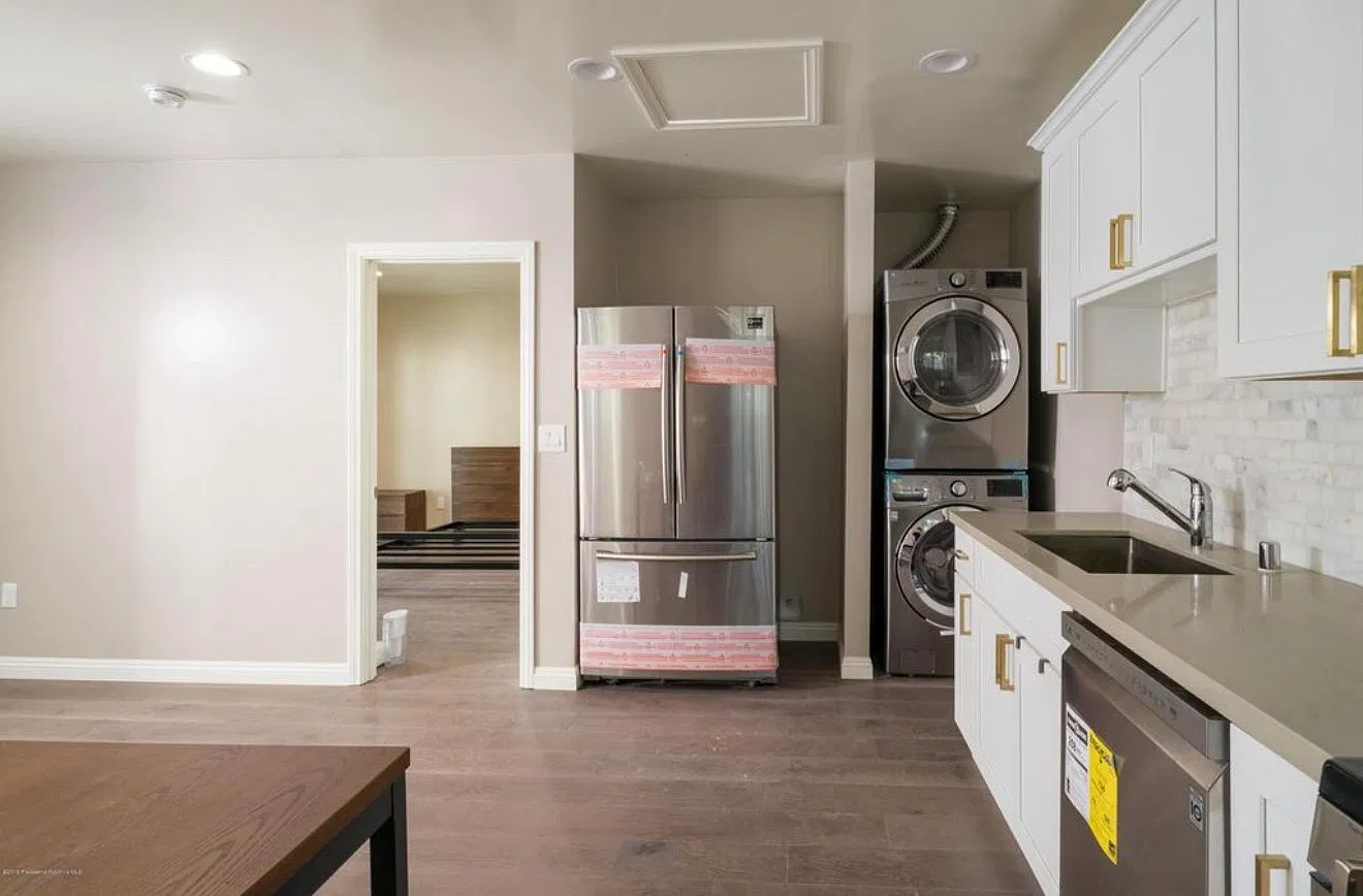1 bed, 518 sqft, $2,400 — Photo 4