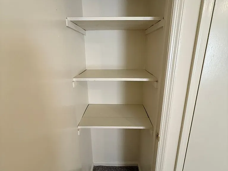 586 Franklin St — Photo 31