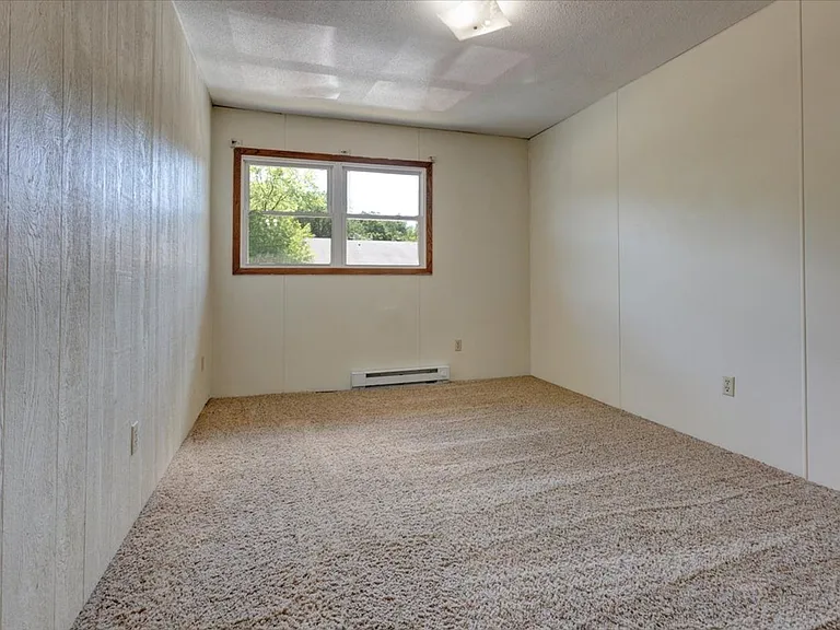 1703 S Broadway St — Photo 28