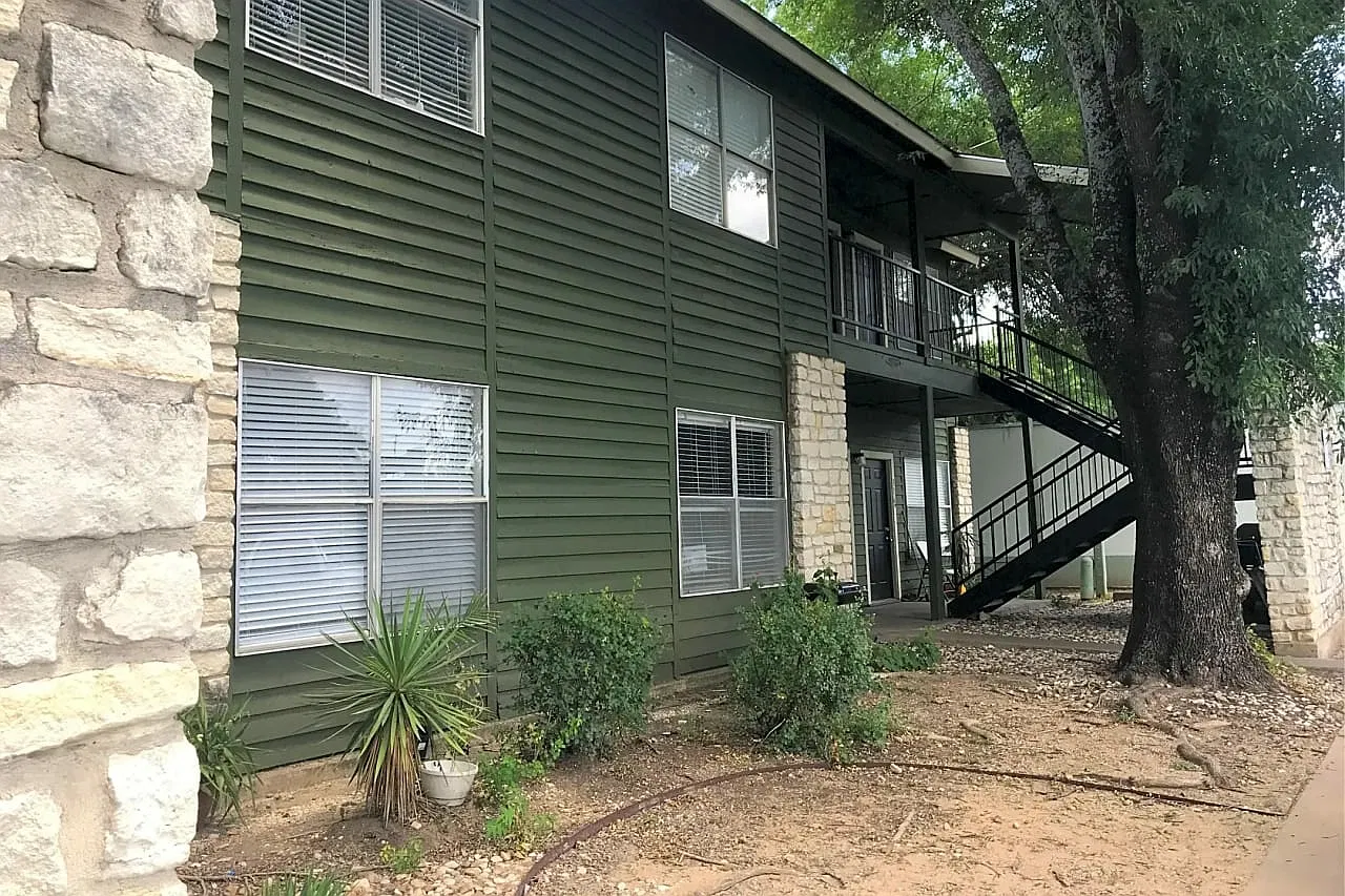 Fairfield Apartments — Photo 4