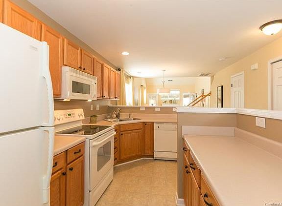 3rd image of 11424 Glaetzer Ln