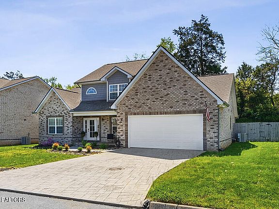 3rd image of 7441 Peony Dr
