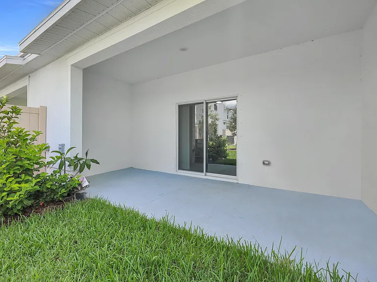 12834 SW Forli Way — Photo 31
