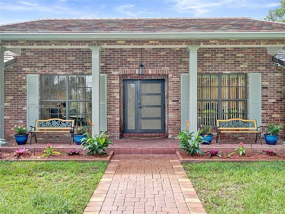 4th image of 11300 Shady Ln