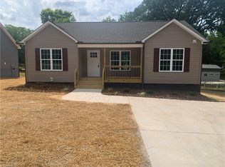 104 Stone St, Thomasville, NC 27360