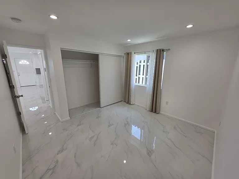 10924 Woodward Ave — Photo 16